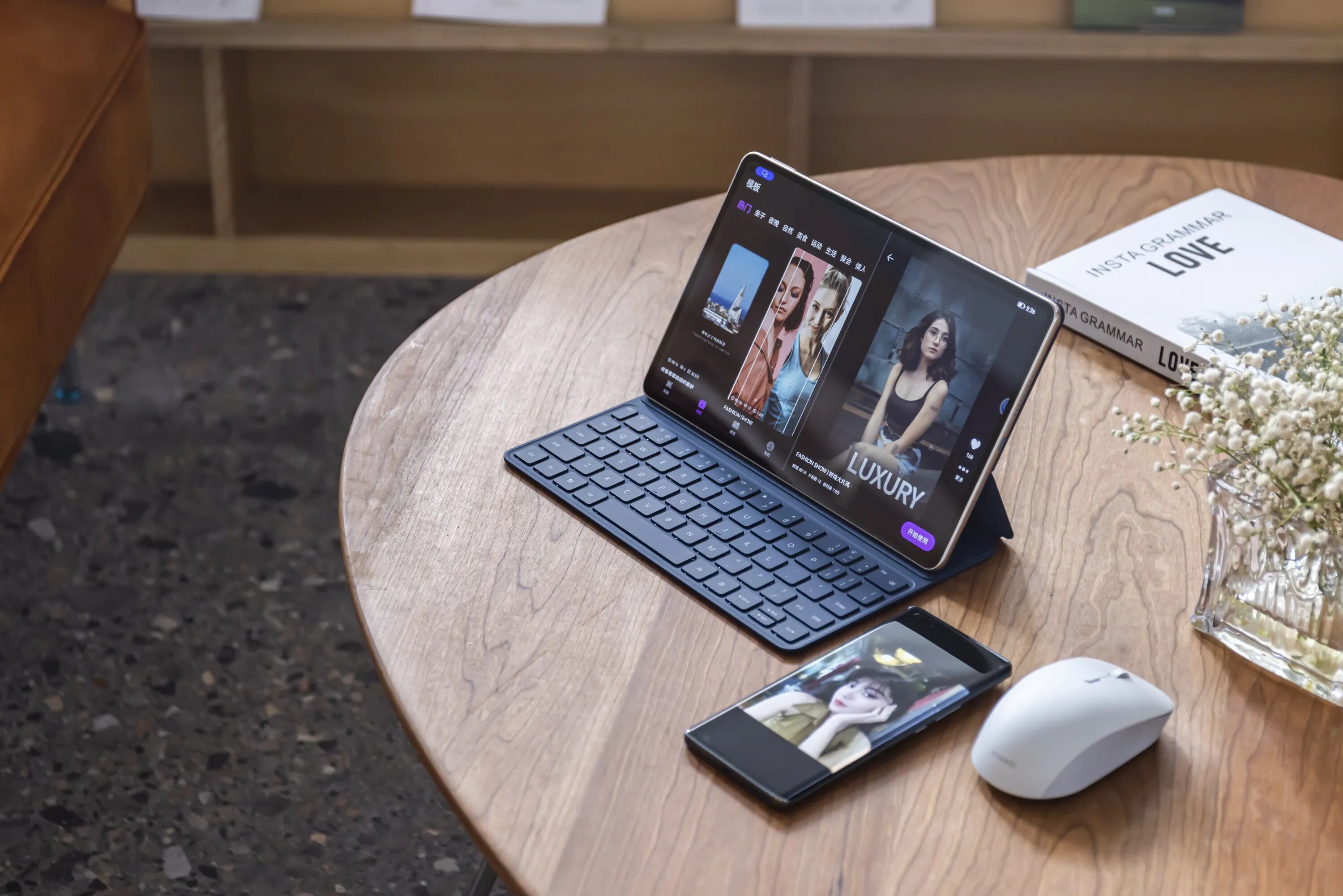 Lacus Magia Keyboard vs Smart Folio: Quod est melius?